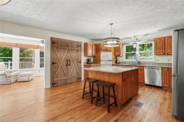 200 Sutallee Ridge Lane NE, White, GA 30184
