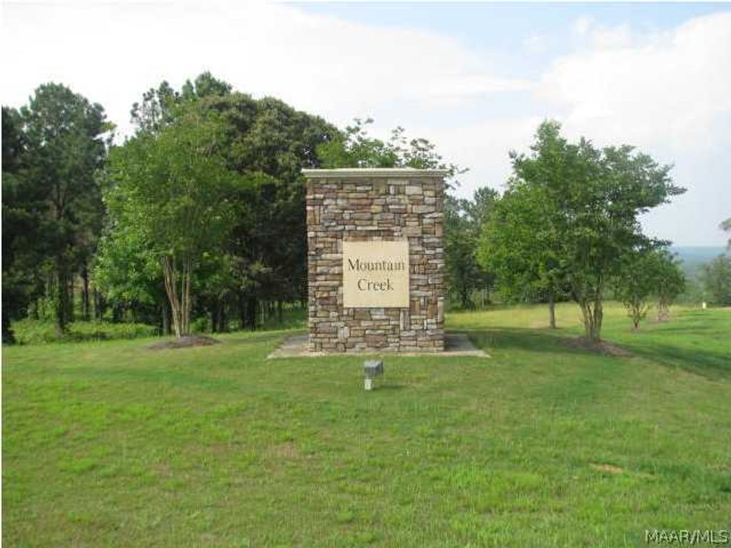 202 MERRILL Lane, Deatsville, AL 36022