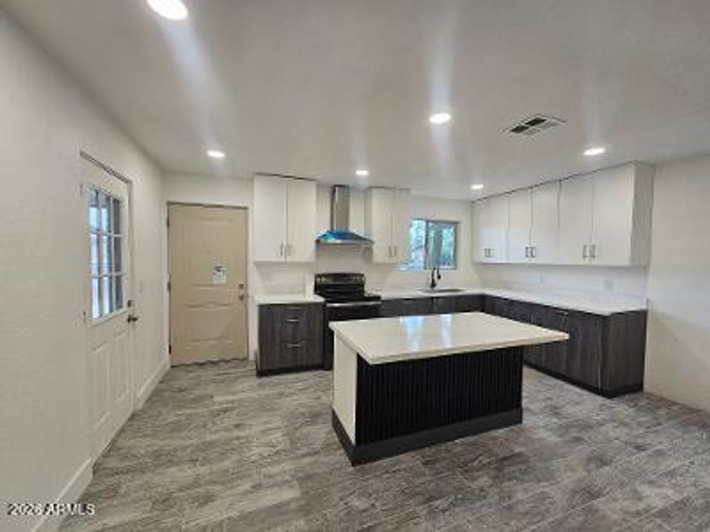 2815 N 48TH Lane, Phoenix, AZ 85035 — photo 4