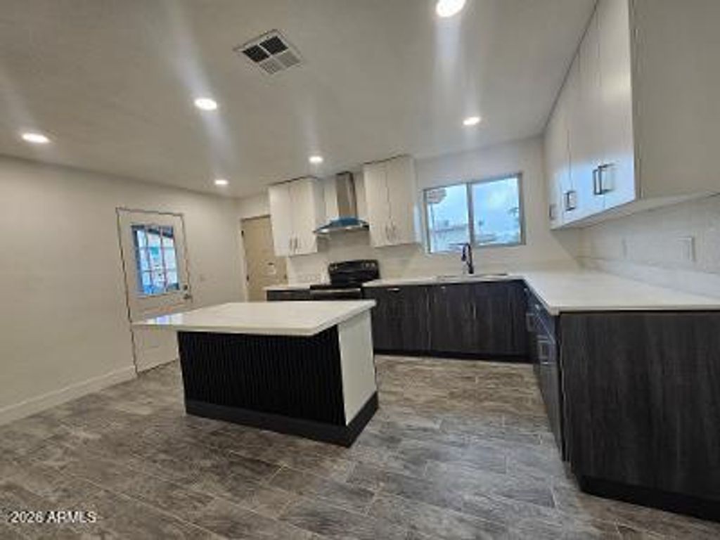 2815 N 48TH Lane, Phoenix, AZ 85035 — photo 5