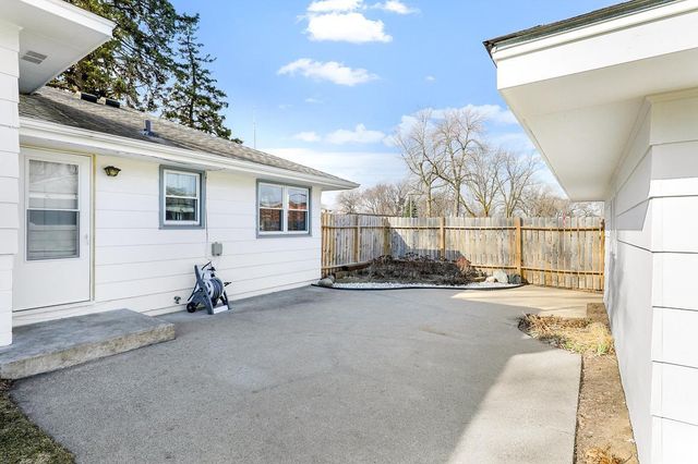 703 Mississippi Street NE, Fridley, MN 55432