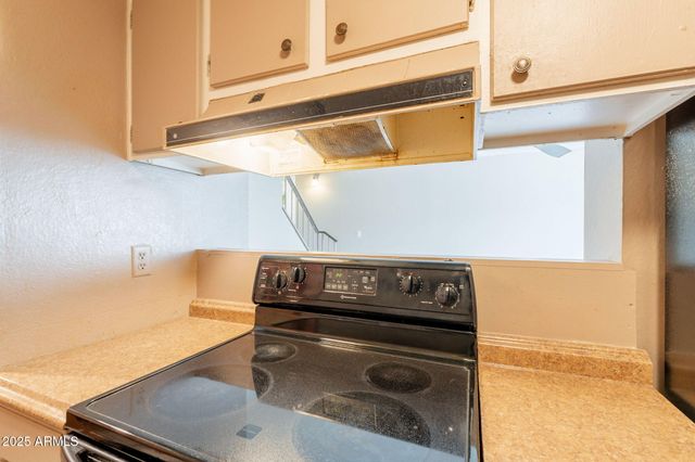 948 S Alma School Road 118, Mesa, AZ 85210