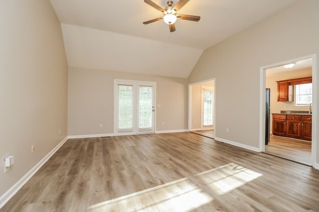 112 McKinley Dr, Columbia, TN 38401