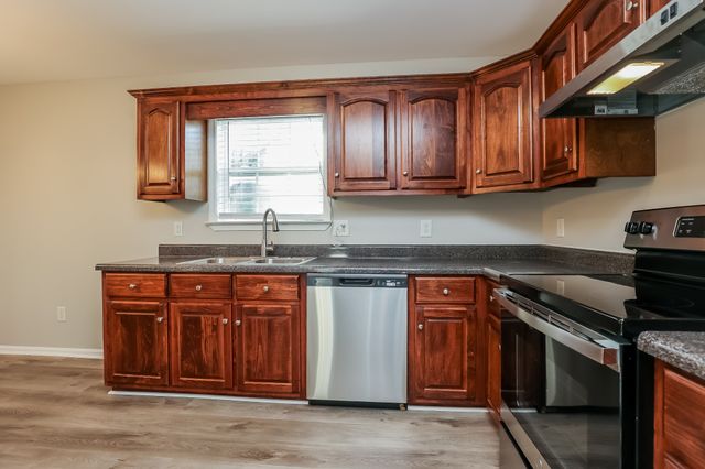 112 McKinley Dr, Columbia, TN 38401