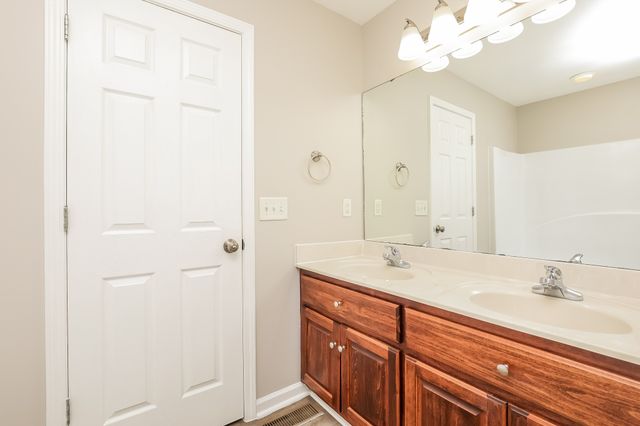 112 McKinley Dr, Columbia, TN 38401