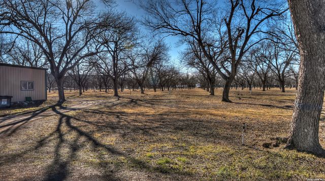 429 Johnny Seibert Ln, Leakey, TX 78873
