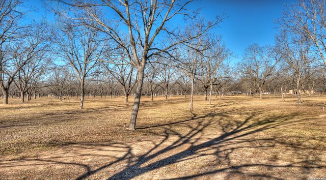 429 Johnny Seibert Ln, Leakey, TX 78873