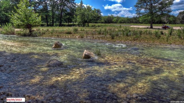 429 Johnny Seibert Ln, Leakey, TX 78873