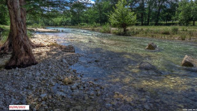 429 Johnny Seibert Ln, Leakey, TX 78873