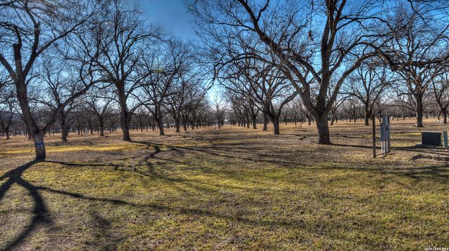 429 Johnny Seibert Ln, Leakey, TX 78873
