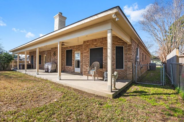 9292 Deepwater Drive, Montgomery, TX 77356