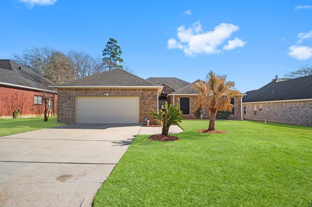 9292 Deepwater Drive, Montgomery, TX 77356