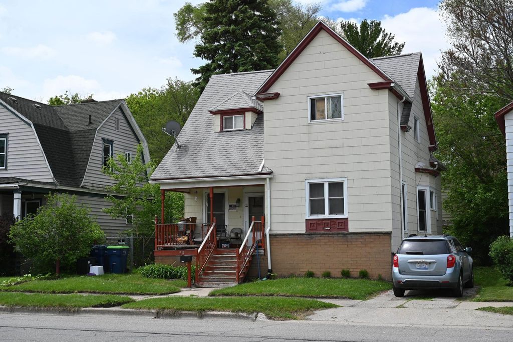 912 Garfield Avenue, Bay City, MI 48708