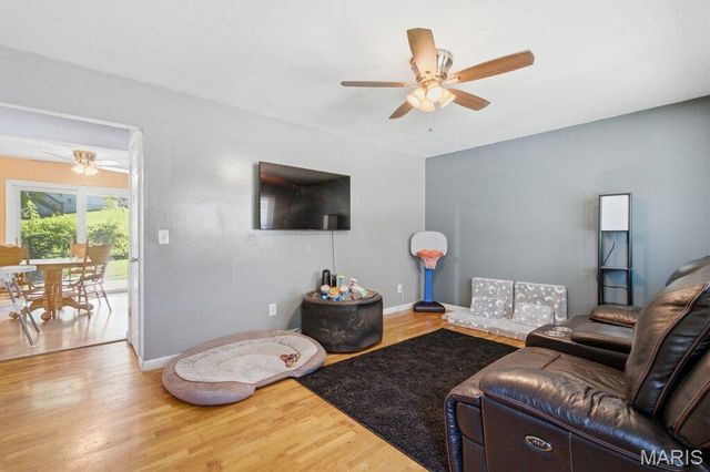 12765 Spanish Village Drive, Bridgeton, MO 63044