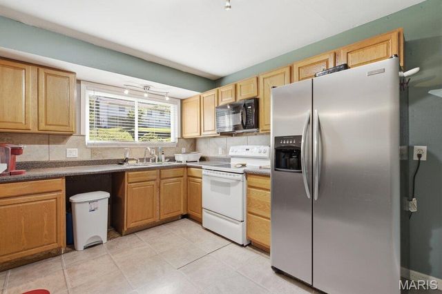 12765 Spanish Village Drive, Bridgeton, MO 63044