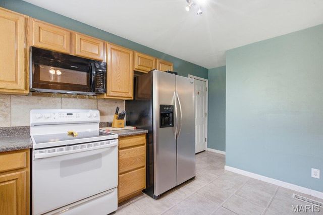 12765 Spanish Village Drive, Bridgeton, MO 63044