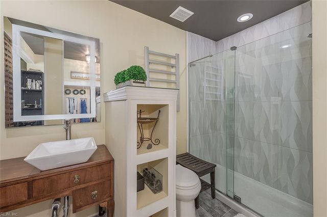 111 White House DR, Poquoson, VA 23662