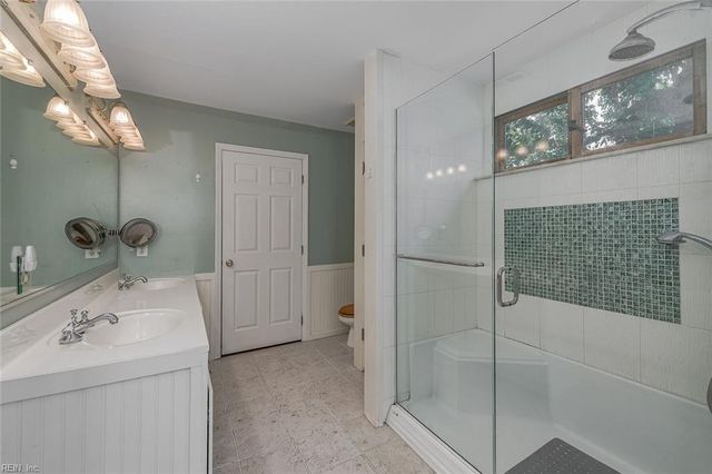 111 White House DR, Poquoson, VA 23662