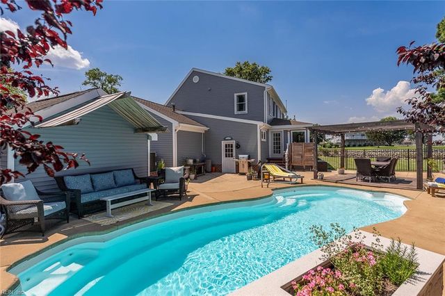 111 White House DR, Poquoson, VA 23662