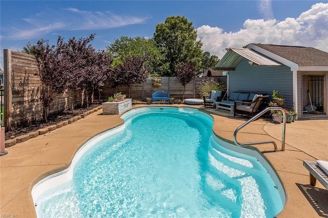 111 White House DR, Poquoson, VA 23662