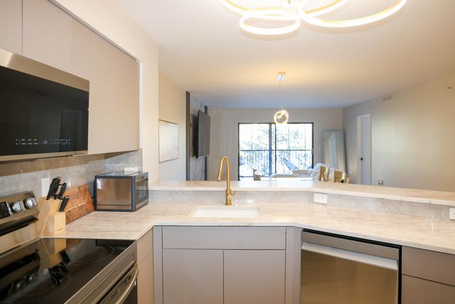 2334 S Cypress Bend Drive 202, Pompano Beach, FL 33069