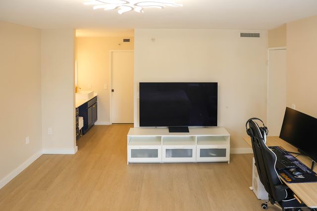 2334 S Cypress Bend Drive 202, Pompano Beach, FL 33069