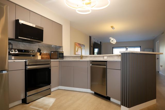 2334 S Cypress Bend Drive 202, Pompano Beach, FL 33069