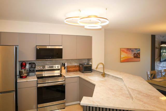 2334 S Cypress Bend Drive 202, Pompano Beach, FL 33069