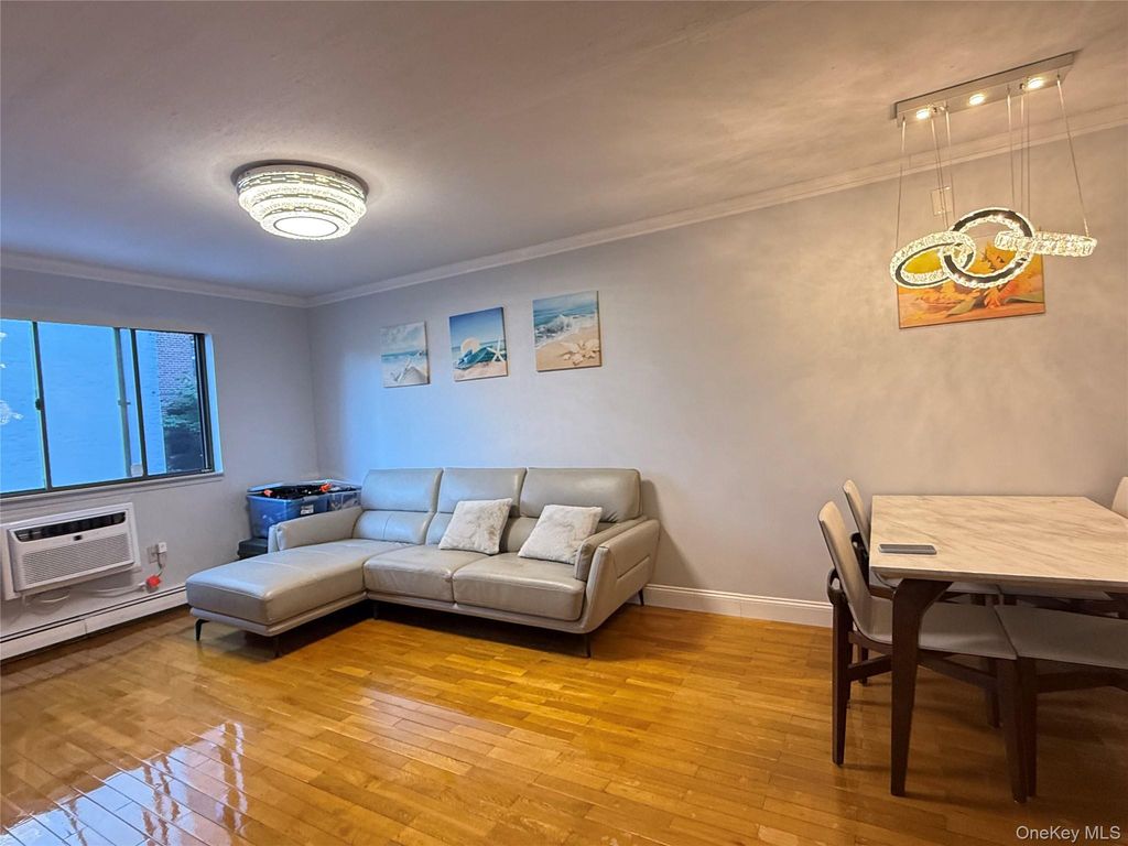 170-20 Crocheron Avenue 203, Flushing, NY 11358 — photo 2