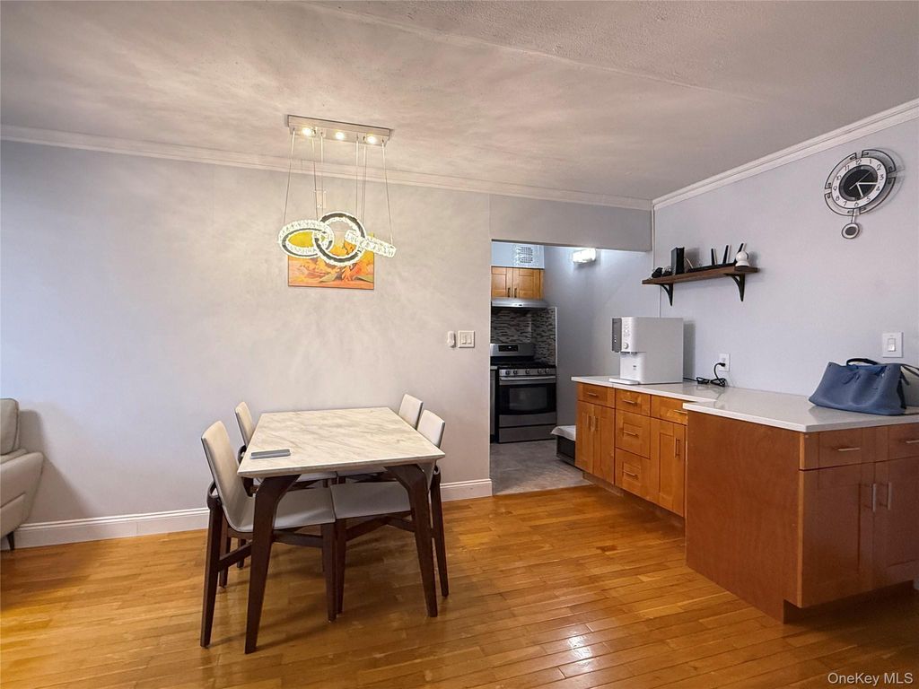 170-20 Crocheron Avenue 203, Flushing, NY 11358 — photo 5