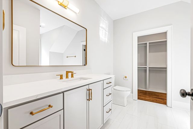 2005 Otter Valley Ln, Nashville, TN 37215