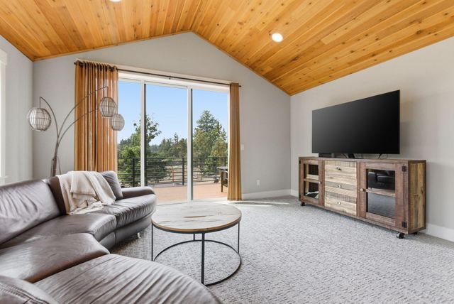 63557 Overtree Road, Bend, OR 97701