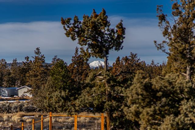 63557 Overtree Road, Bend, OR 97701