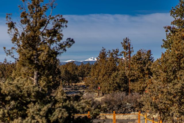 63557 Overtree Road, Bend, OR 97701