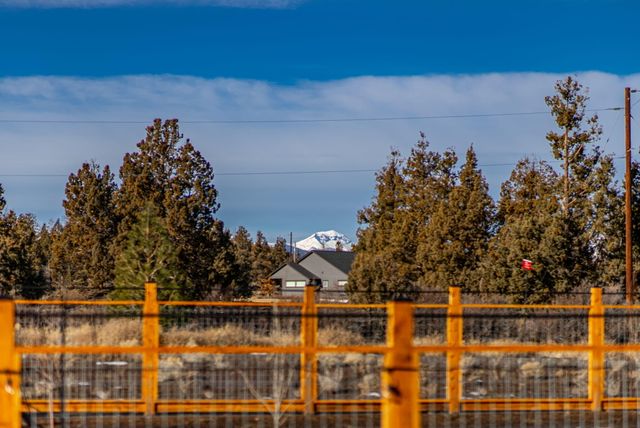 63557 Overtree Road, Bend, OR 97701