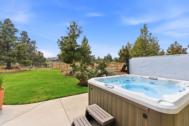 63557 Overtree Road, Bend, OR 97701