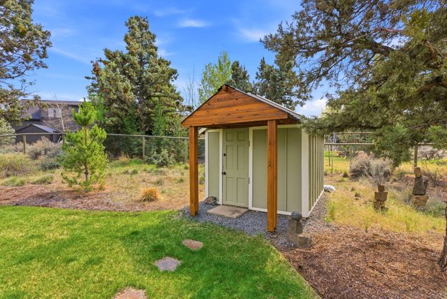 63557 Overtree Road, Bend, OR 97701