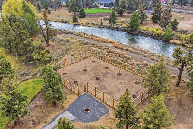 63557 Overtree Road, Bend, OR 97701