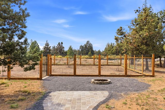 63557 Overtree Road, Bend, OR 97701