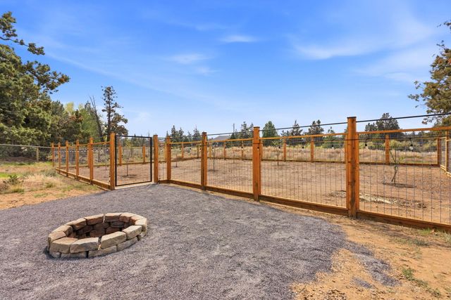 63557 Overtree Road, Bend, OR 97701