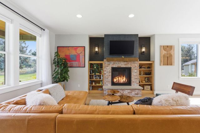 63557 Overtree Road, Bend, OR 97701