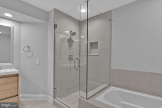 19 BUCKINGHAM PL, Cherry Hill, NJ 08003