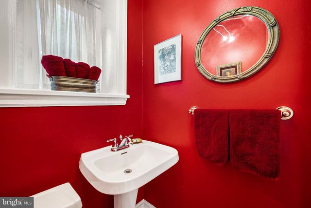 401 WOODSIDE AVE, Narberth, PA 19072
