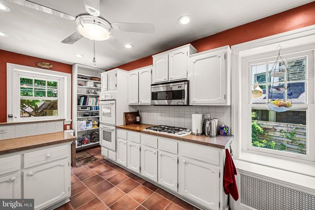 401 WOODSIDE AVE, Narberth, PA 19072