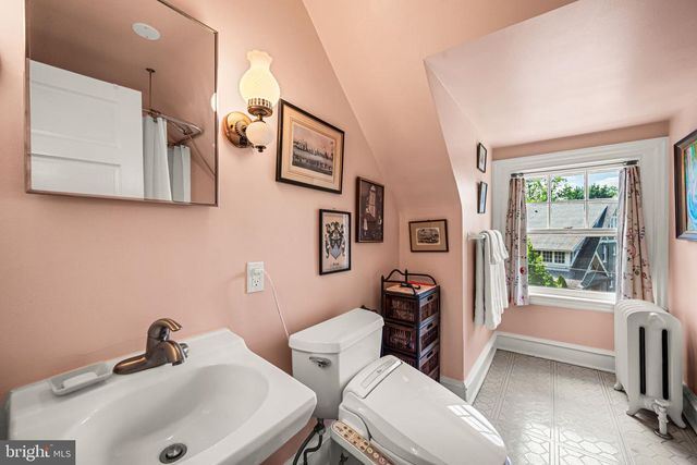 401 WOODSIDE AVE, Narberth, PA 19072