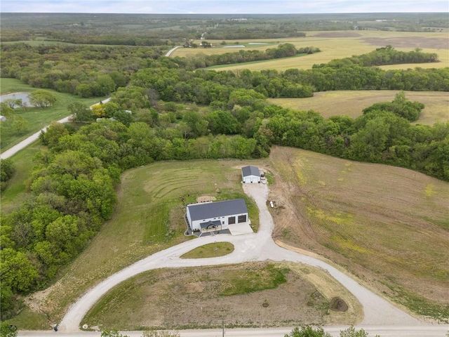 23560 259th Street, Mclouth, KS 66054