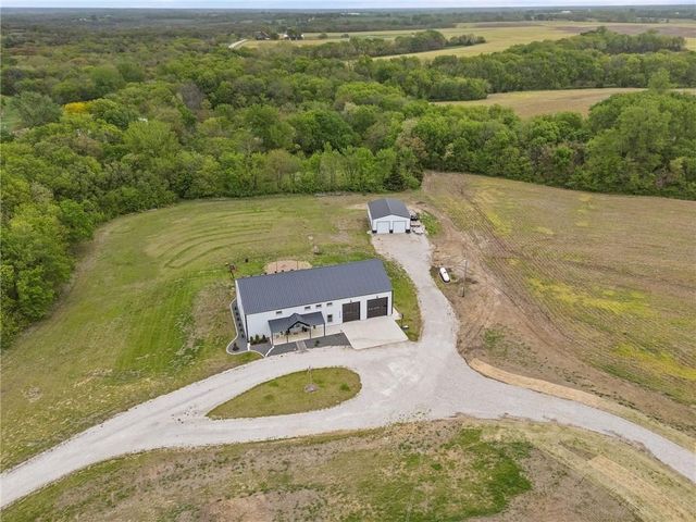 23560 259th Street, Mclouth, KS 66054