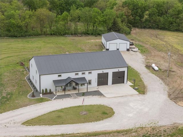 23560 259th Street, Mclouth, KS 66054