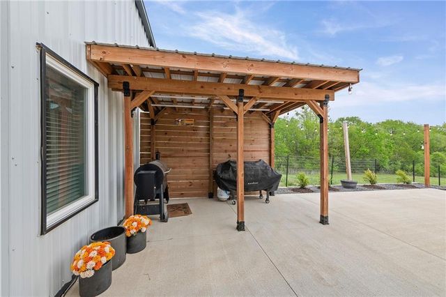 23560 259th Street, Mclouth, KS 66054
