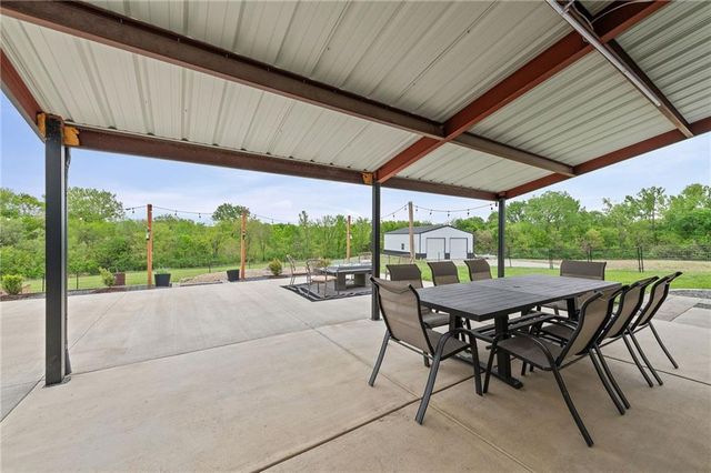 23560 259th Street, Mclouth, KS 66054